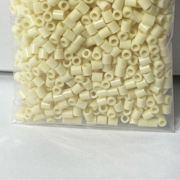Perler Creme Mini Beads 15 Packs (2000 Beads per Pack) Small Cream Craft - Picture 6 of 16